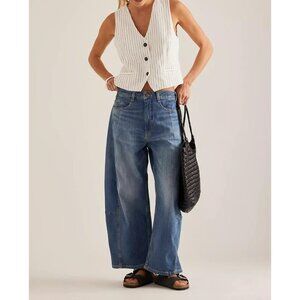 Pilcro Wide-Leg Crop Jeans in Blue